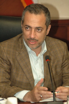 مدیرعامل شرکت نفت مناطق مرکزی ایران : ایران در تولید نفت از میادین مشترک با عراق عقب نیست /رشته دوستی ایران و عراق به نفت گره می خورد