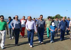 همایش پیاده روی خانوادگی در کنار ساحل نیلگون خلیج همیشه فارس