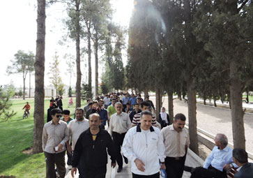 همایش پیاده روی خانوادگی کارکنان شرکت بهره برداری نفت و گاز زاگرس جنوبی به مناسبت گرامیداشت روز خانواده و هفته تربیت بدنی