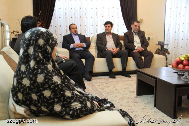 تجلیل از خانواده معظم شهدا در شرکت بهره برداری نفت و گاز زاگرس جنوبی