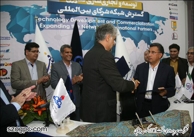 امضاء تفاهمنامه همکاری های علمی-تحقیقاتی بین شرکت نفت مناطق مرکزی ایران و پژوهشگاه صنعت نفت 4