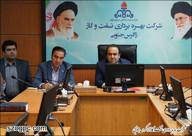 نشست دکتر غلامحسین منتظری با کارکنان دفتری و منشی گری شرکت بهره برداری نفت و گاز زاگرس جنوبی  ( گزارش تصویری )
