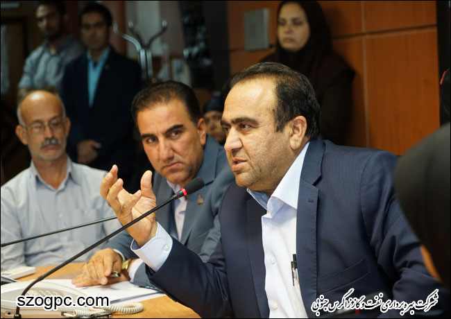 نشست دکتر غلامحسین منتظری با کارکنان دفتری و منشی گری 4