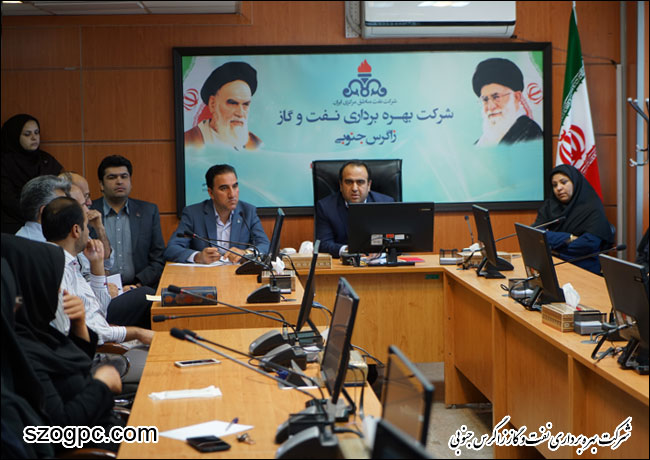 نشست دکتر غلامحسین منتظری با کارکنان دفتری و منشی گری 5