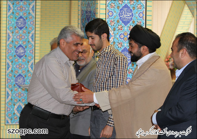 مراسم ویژه ختم قرآن کریم با حضور قاری برجسته و حافظ کل قرآن کریم در شرکت بهره برداری نفت و گاز زاگرس جنوبی 9