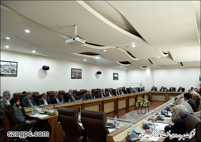 تاکید مدیران نفت بر اهمیت سرمایه انسانی ، کارکنان صنعت نفت، بازوی توانمند اقتصاد کشورند