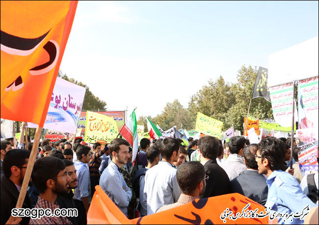 مدیرعامل و کارکنان شرکت بهره برداری نفت و گاز زاگرس جنوبی در راهپیمایی یوم الله 13 آبان 1