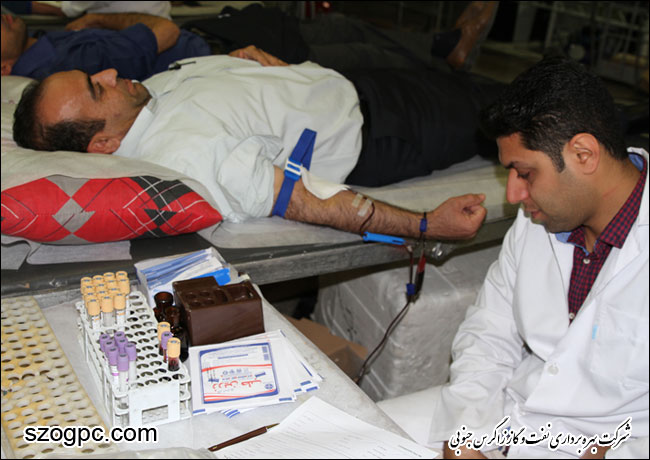 اهداء ۱۴۵ هزار سی سی خون توسط کارکنان ستاد و منطقه عملیاتی آغار و دالان شرکت بهره برداری نفت وگاز زاگرس جنوبی 4