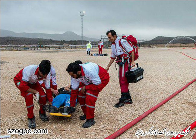 مانور نشت گاز از یکی از چاه های ناحیه تابناک منطقه عملیاتی پارسیان 1