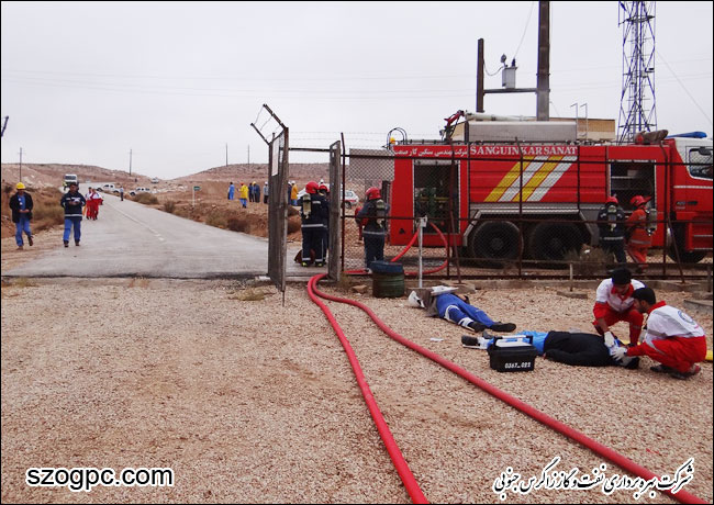 مانور نشت گاز از یکی از چاه های  ناحیه تابناک منطقه عملیاتی پارسیان 6