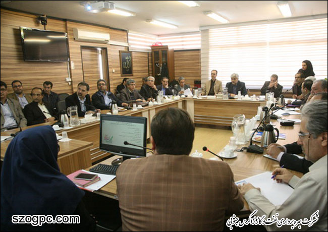 برگزاری جلسه تنظیم و تصویب نقشه راه و سند اقتصاد مقاومتی نفت مناطق مرکزی 1