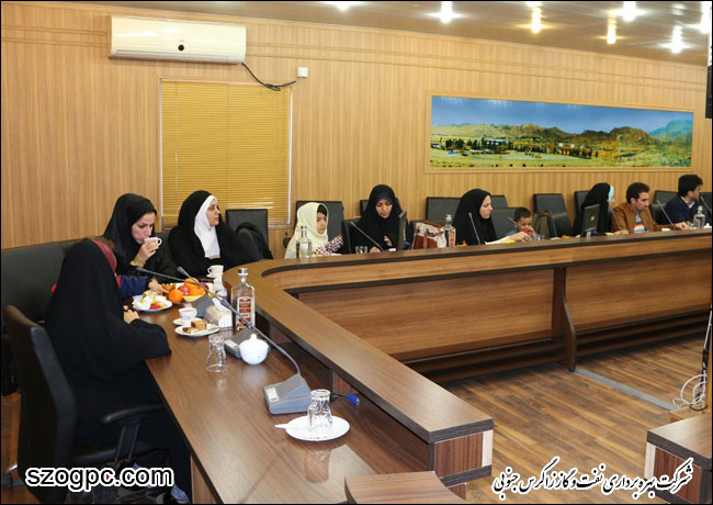 تجلیل از مقام آوران شرکت بهره برداری نفت و گاز زاگرس جنوبی در دومین دوره مسابقات سراسری قرآن و عترت 5