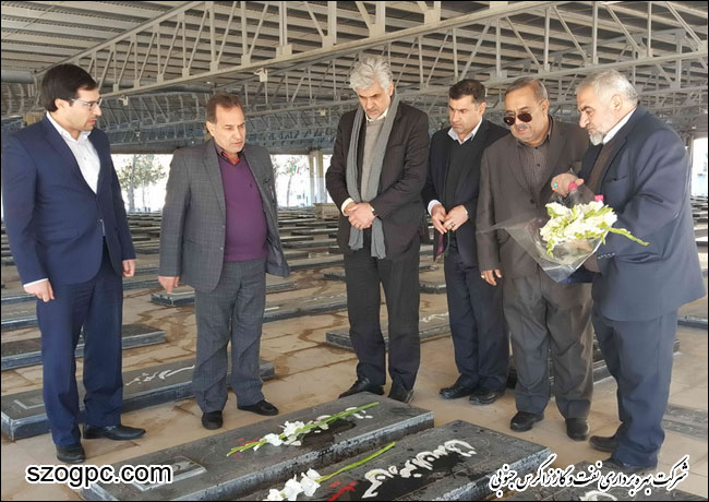 تجدید میثاق مدیر عامل شرکت نفت مناطق مرکزی ایران با آرمان های امام راحل (ره) و شهدا 1