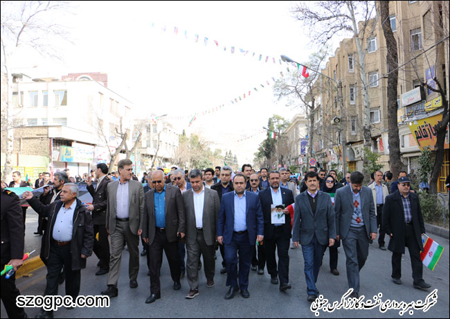 حضور دکتر غلامحسین منتظری مدیرعامل و کارکنان شرکت بهره برداری نفت و گاز زاگرس جنوبی در راهپیمایی یوم الله ۲۲ بهمن ماه ۱۳۹۵ 4