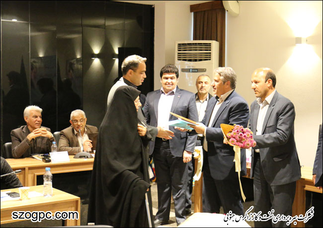 مراسم تکریم خانواده های معظم شهدای شرکت بهره برداری نفت و گاز زاگرس جنوبی 18