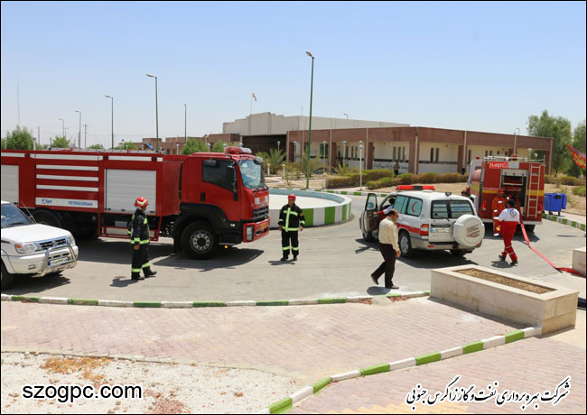 برگزاری مانور تخلیه اضطراری کارکنان در اثر حریق و مهار آتش سوزی اطراف یکی از چاه های گازی در منطقه عملیاتی پارسیان 1