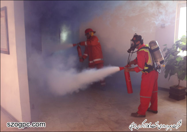 برگزاری مانور تخلیه اضطراری  کارکنان در اثر حریق و مهار آتش سوزی اطراف یکی از چاه های گازی در منطقه عملیاتی پارسیان 3