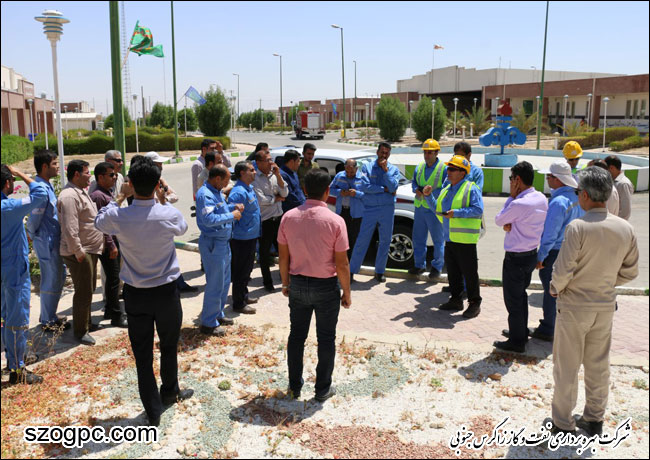 برگزاری مانور تخلیه اضطراری کارکنان در اثر حریق و مهار آتش سوزی اطراف یکی از چاه های گازی در منطقه عملیاتی پارسیان 5