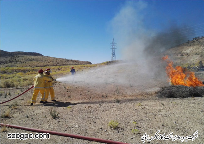برگزاری مانور تخلیه اضطراری  کارکنان در اثر حریق و مهار آتش سوزی اطراف یکی از چاه های گازی در منطقه عملیاتی پارسیان 7
