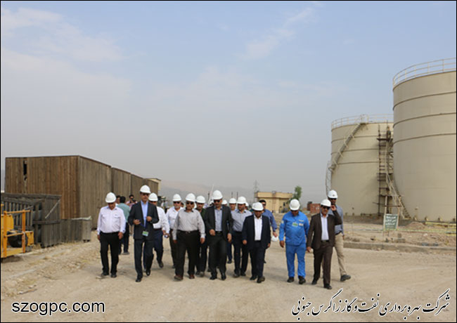بازدید مدیر عامل شرکت نفت مناطق مرکزی ایران از پروژهای منطقه عملیاتی خشت 1