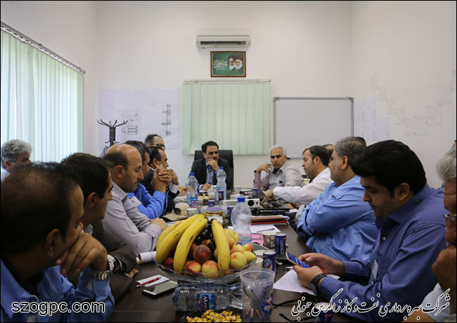 بازدید مدیر عامل شرکت نفت مناطق مرکزی ایران از پروژهای منطقه عملیاتی خشت 5