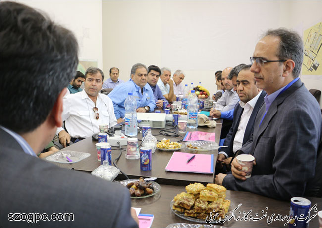 بازدید مدیر عامل شرکت نفت مناطق مرکزی ایران از پروژهای منطقه عملیاتی خشت 6