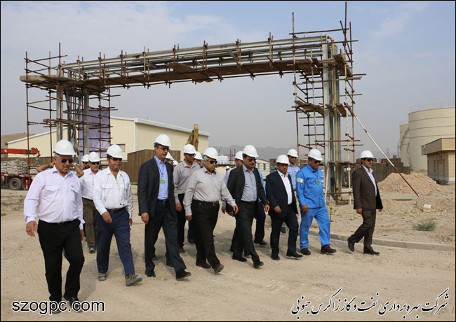 بازدید مدیر عامل شرکت نفت مناطق مرکزی ایران از پروژهای منطقه عملیاتی خشت 7
