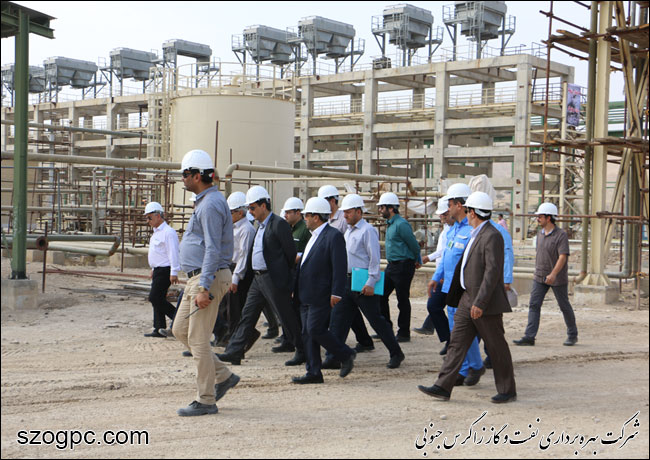 بازدید مدیر عامل شرکت نفت مناطق مرکزی ایران از پروژهای منطقه عملیاتی خشت 8