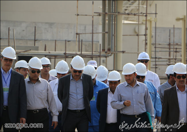 بازدید مدیر عامل شرکت نفت مناطق مرکزی ایران از پروژهای منطقه عملیاتی خشت 14