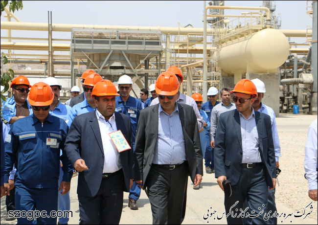 بازدید مهندس حاتمی مدیر عامل شرکت نفت مناطق مرکزی ایران از منطقه عملیاتی آغار و دالان 14