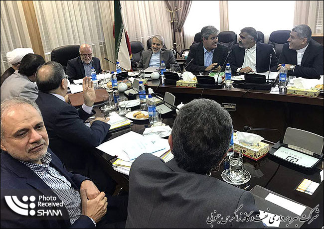 قرارداد توسعه فاز ۱۱ در جلسه هیئت عالی نظارت بر منابع نفتی 3
