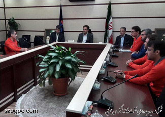 مهندس حاتمی در جمع کوهنوردان این شرکت اظهار داشت: بنیان فرهنگ ایران بر مبنای تعامل و مدارا با جهان است