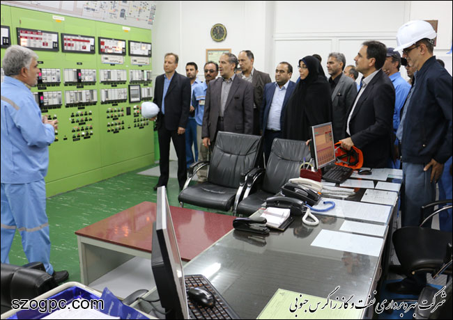به منظور بررسی شرایط و اطمینان از آمادگی جهت تامین گاز زمستانی ، مدیر عامل شرکت نفت مناطق مرکزی ایران از منطقه عملیاتی نار و کنگان زاگرس جنوبی بازدید کرد 3