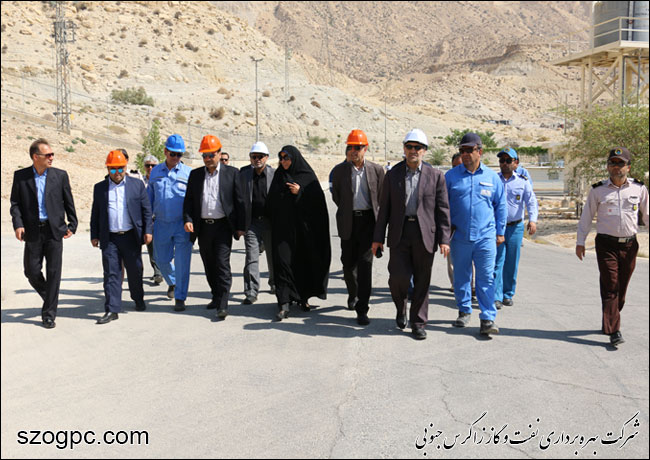 به منظور بررسی شرایط و اطمینان از آمادگی جهت تامین گاز زمستانی ، مدیر عامل شرکت نفت مناطق مرکزی ایران از منطقه عملیاتی نار و کنگان زاگرس جنوبی بازدید کرد 8
