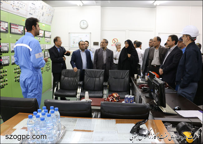 به منظور بررسی شرایط و اطمینان از آمادگی جهت تامین گاز زمستانی ، مدیر عامل شرکت نفت مناطق مرکزی ایران از منطقه عملیاتی نار و کنگان زاگرس جنوبی بازدید کرد 10