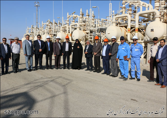 به منظور بررسی شرایط و اطمینان از آمادگی جهت تامین گاز زمستانی ، مهندس رامین حاتمی مدیر عامل شرکت نفت مناطق مرکزی ایران از منطقه عملیاتی نار بازدید کرد 1