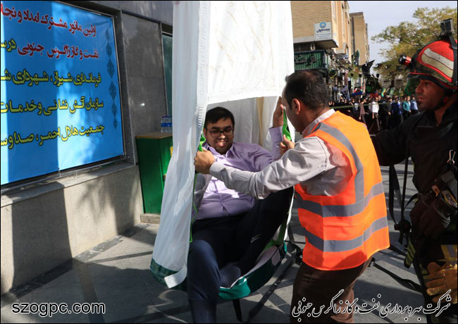 با همکاری کمیته مدیریت بحران و پدافند غیر عامل استان فارس و سازمان های همکار این کمیته ، اولین مانور مشترک امداد - نجات و تخلیه اضطراری با استفاده از شوت نجات 5