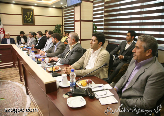 نشست صمیمی مدیرعامل با فرزندان شاهد شاغل در شرکت نفت مناطق مرکزی ایران 8