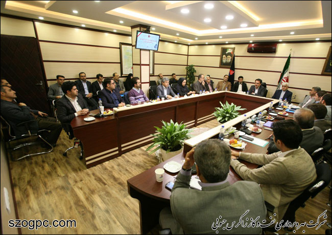 نشست صمیمی مدیرعامل با فرزندان شاهد شاغل در شرکت نفت مناطق مرکزی ایران 12