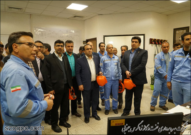 بازدید مدیرعامل شرکت صنایع الکترونیک شیراز از منطقه عملیاتی سروستان و سعات آباد 6