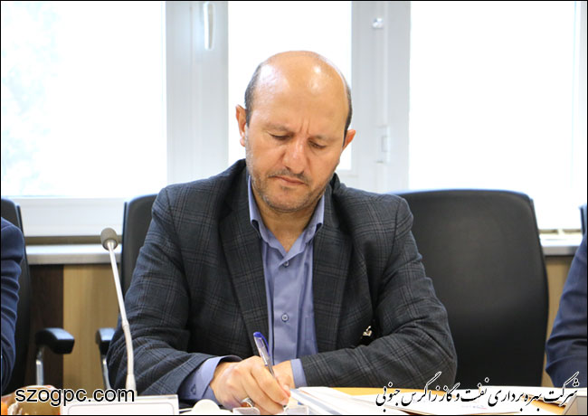 برگزاری نشست مشترک مدیران نفت مناطق مرکزی ایران و زاگرس جنوبی در منطقه عملیاتی سرخون و گشوی جنوبی 9