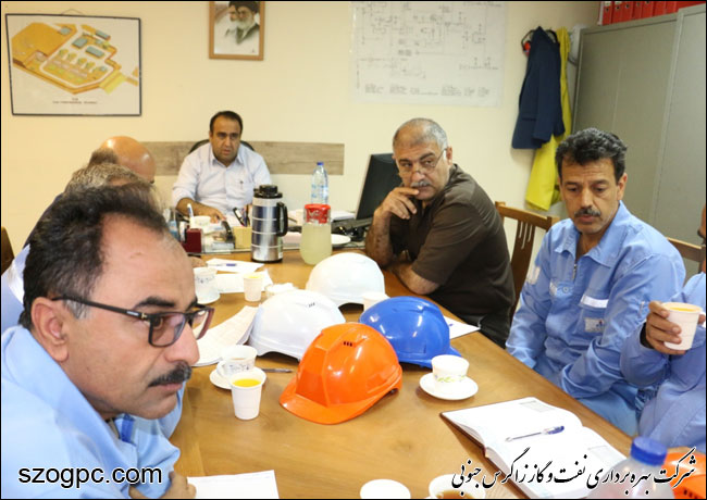 بازدید مدیرعامل زاگرس جنوبی از منطقه عملیاتی نار و کنگان 8