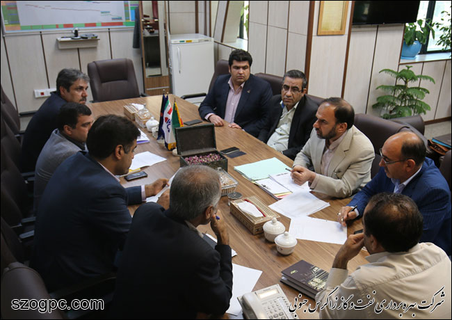 برگزاری نشست مشترک شرکت بهره برداری نفت و گاز زاگرس جنوبی و اداره کل امور مالیاتی استان فارس 4