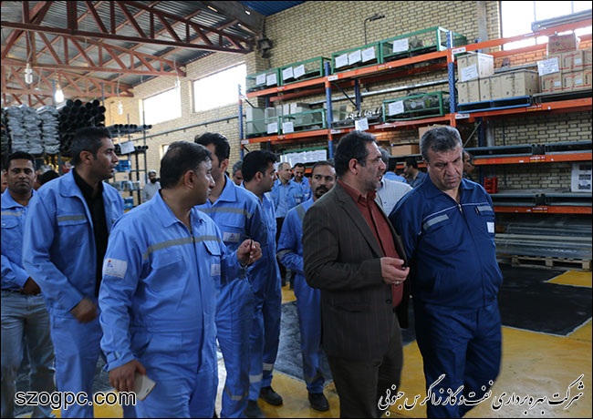 بازدید مدیرعامل، جمعی از مدیران و رؤسای ادارات ستادی شرکت بهرهبرداری نفت و گاز زاگرس جنوبی از مجتمع عملیاتی خلیج فارس و چاههای گازی منطقه عملیاتی سرخون و گشوی جنوبی 5