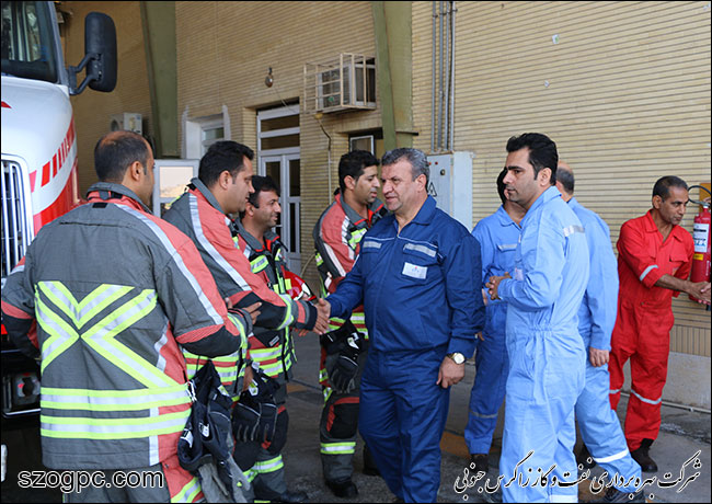 بازدید مدیرعامل، جمعی از مدیران و رؤسای ادارات ستادی شرکت بهره‌برداری نفت و گاز زاگرس جنوبی از مجتمع عملیاتی خلیج فارس و چاههای گازی منطقه عملیاتی سرخون و گشوی جنوبی 14