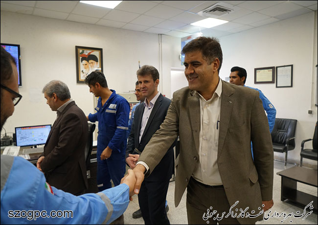 بازدید رئیس و کارشناسان گروه بودجه و برنامه ریزی نفت و گاز سازمان برنامه و بودجه کشور از منطقه عملیاتی سروستان و سعادت آباد 3