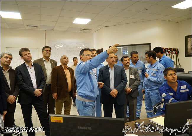 بازدید رئیس و کارشناسان گروه بودجه و برنامه ریزی نفت و گاز سازمان برنامه و بودجه کشور از منطقه عملیاتی سروستان و سعادت آباد 4