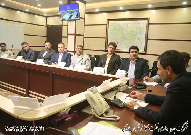 برگزاری مراسم گرامیداشت روز ارتباطات و روابط عمومی در شرکت نفت مناطق مرکزی ایران 3