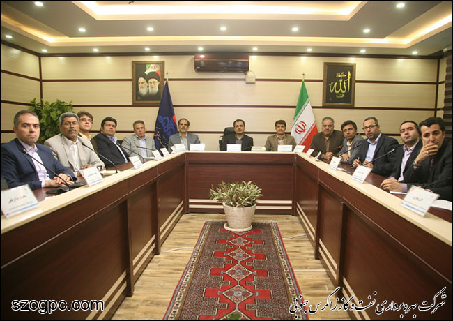برگزاری مراسم گرامیداشت روز ارتباطات و روابط عمومی در شرکت نفت مناطق مرکزی ایران 11