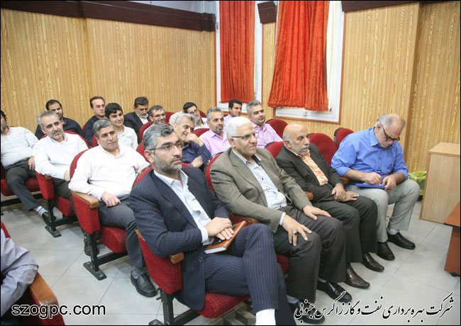 محفل انس با قرآن کریم در شرکت نفت مناطق مرکزی ایران 1
